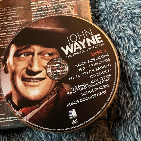John Wayne picture and DVD - Picture 7 of 8